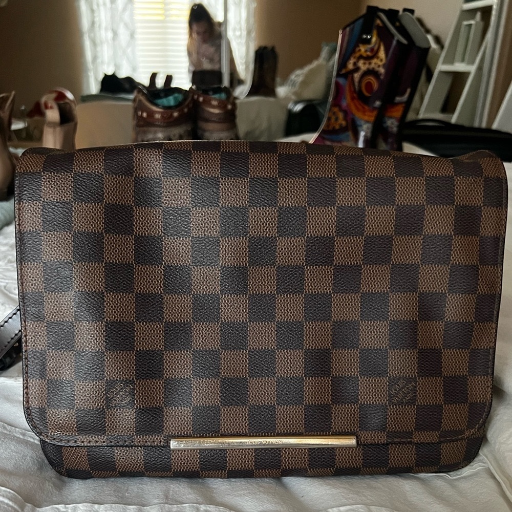 Louis Vuitton Hoxton Handbag Damier GM